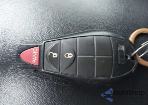 2017 Jeep Cherokee Latitude 4X4 z USA, uszkodzony, nr VIN 1C4PJMCB2HW606411